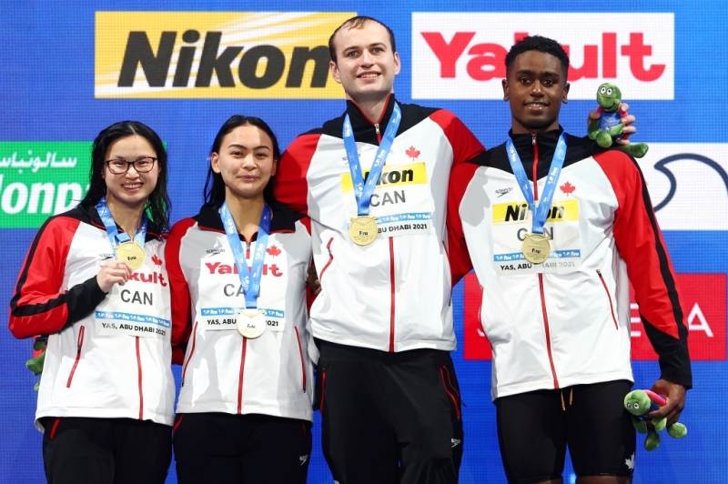 كندا قمة سباحة العالم والمطاردة أمريكية