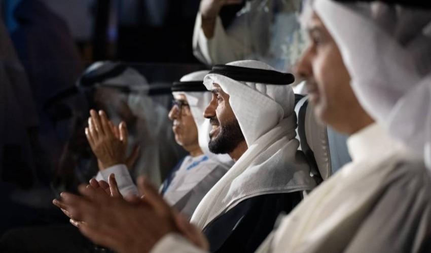 نهيان بن زايد يشهد افتتاح بطولة العالم للسباحة بأبوظبي