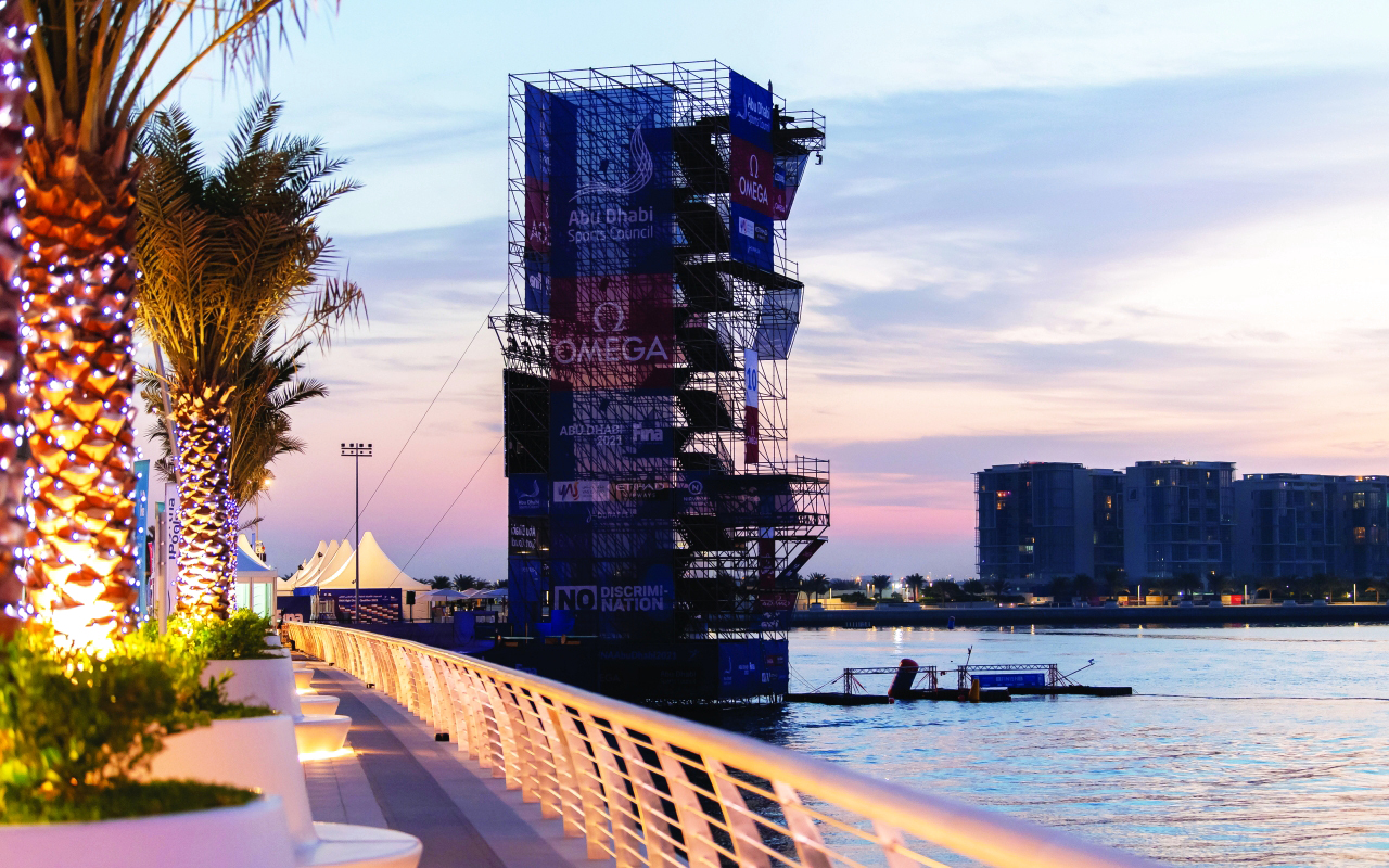 الغطس العالي ينطلق من منصة أنشئت خصيصاً