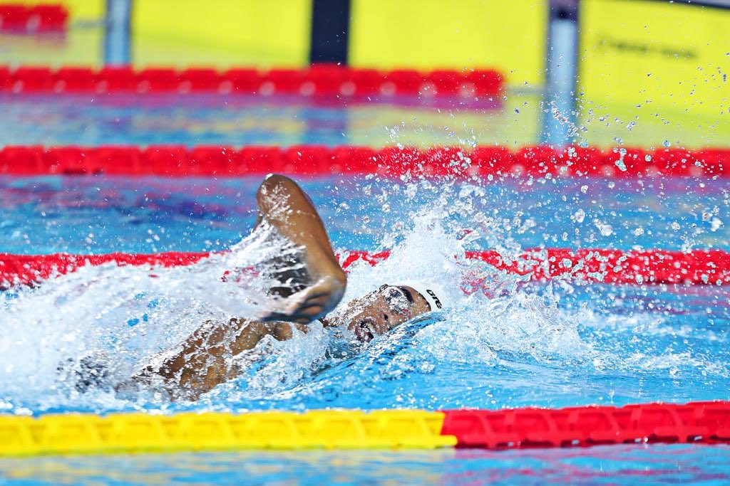 الحفناوي يهدي العرب فضية مونديال السباحة في مسك الختام