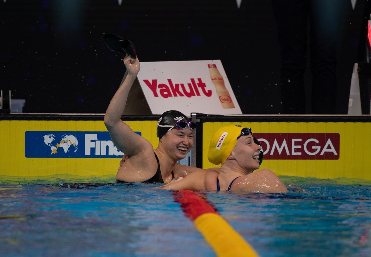 ماكنيل تُحلق بـ «القياسي الجديد» على ظهر 50 متراً في «مونديال السباحة»